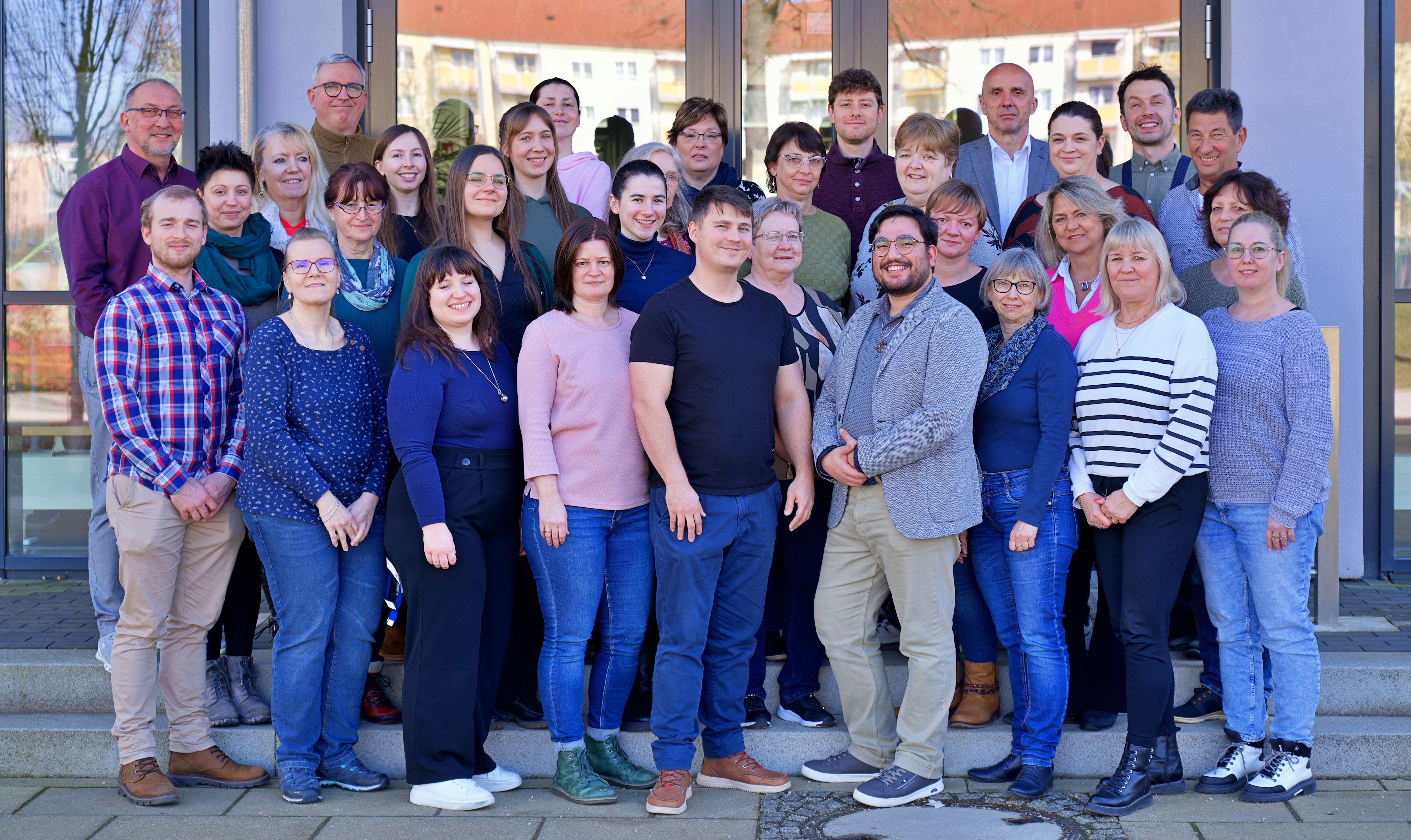 Lehrerfoto, zeigt alle Lehrer der Oberschule "Am Merzdorfer Park" Riesa
